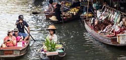 Amphawa Floating Market